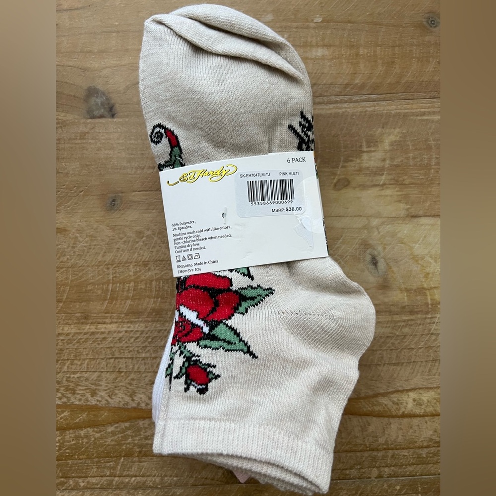 Ed Hardy Ladies Fashion Quarter Socks 6 Pack Pink New - Picture 3 of 8
